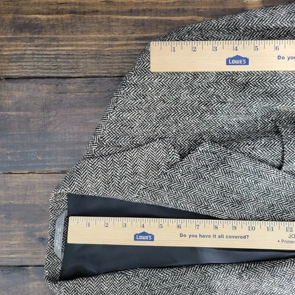 Haggar Mens Sport Coat Blazer Two Button Beige Black Herringbone City Casual 46R